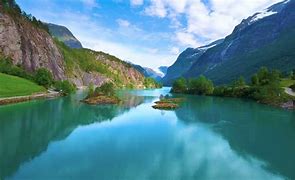 Lago e montagne 