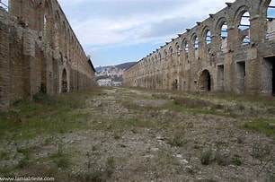 Migranti tra topi e feci al Silos di Trieste