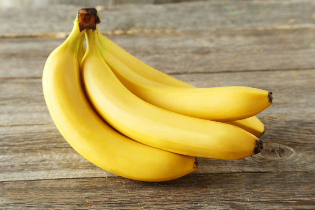 La banana: dobbiamo mangiare i filamenti della banana....